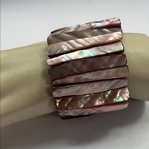 Unique Vintage Pink Iridescent Mother-of-Pearl Stretch Bracelet